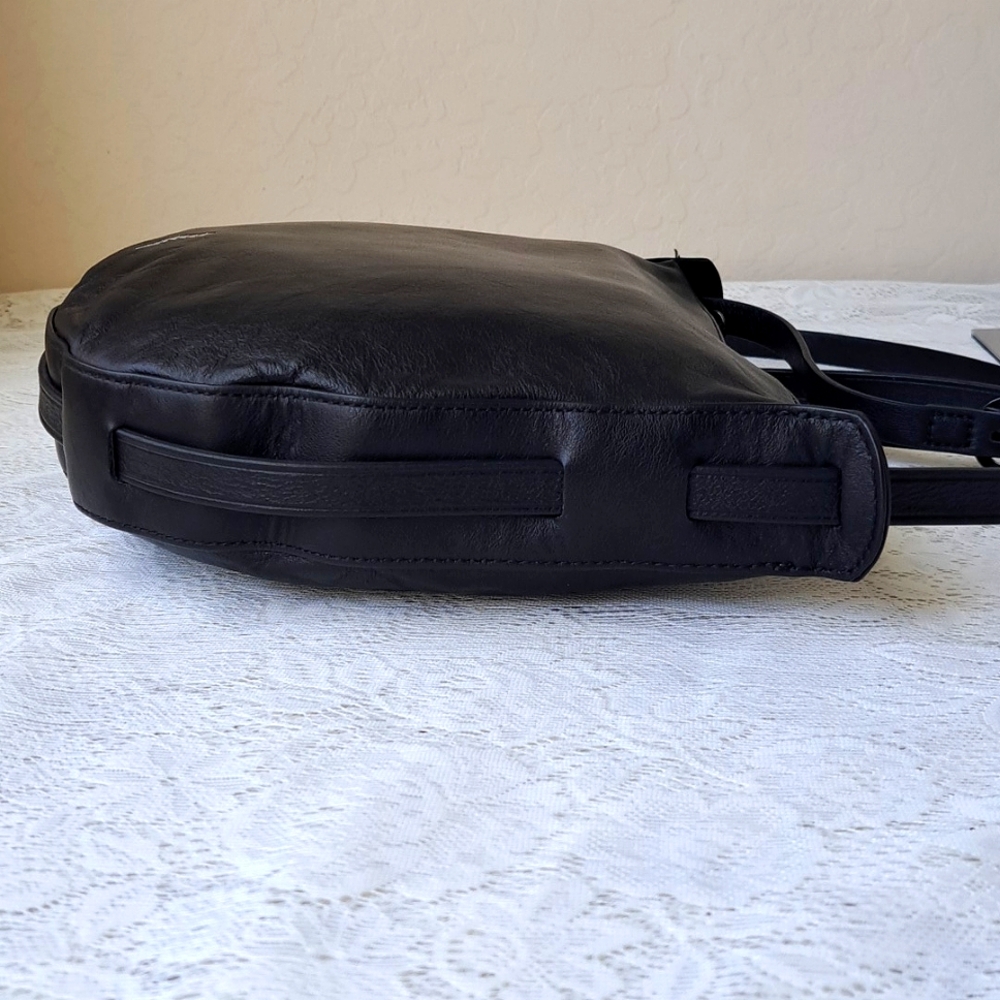 📢Sold‼️ Thacker New York Black Leather Sling Half Moon Hobo Crossbody Bag - Picture 9 of 15